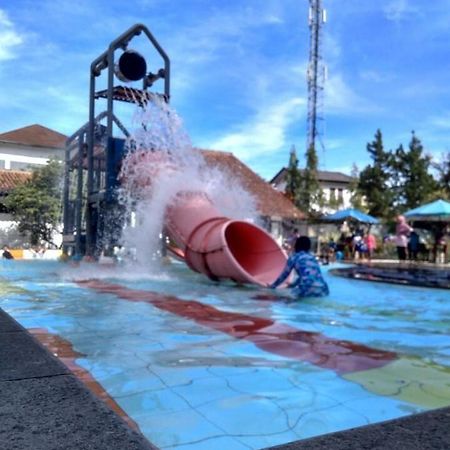 Puncak Village Hotel & Kampung Main Anak Gadok Kültér fotó