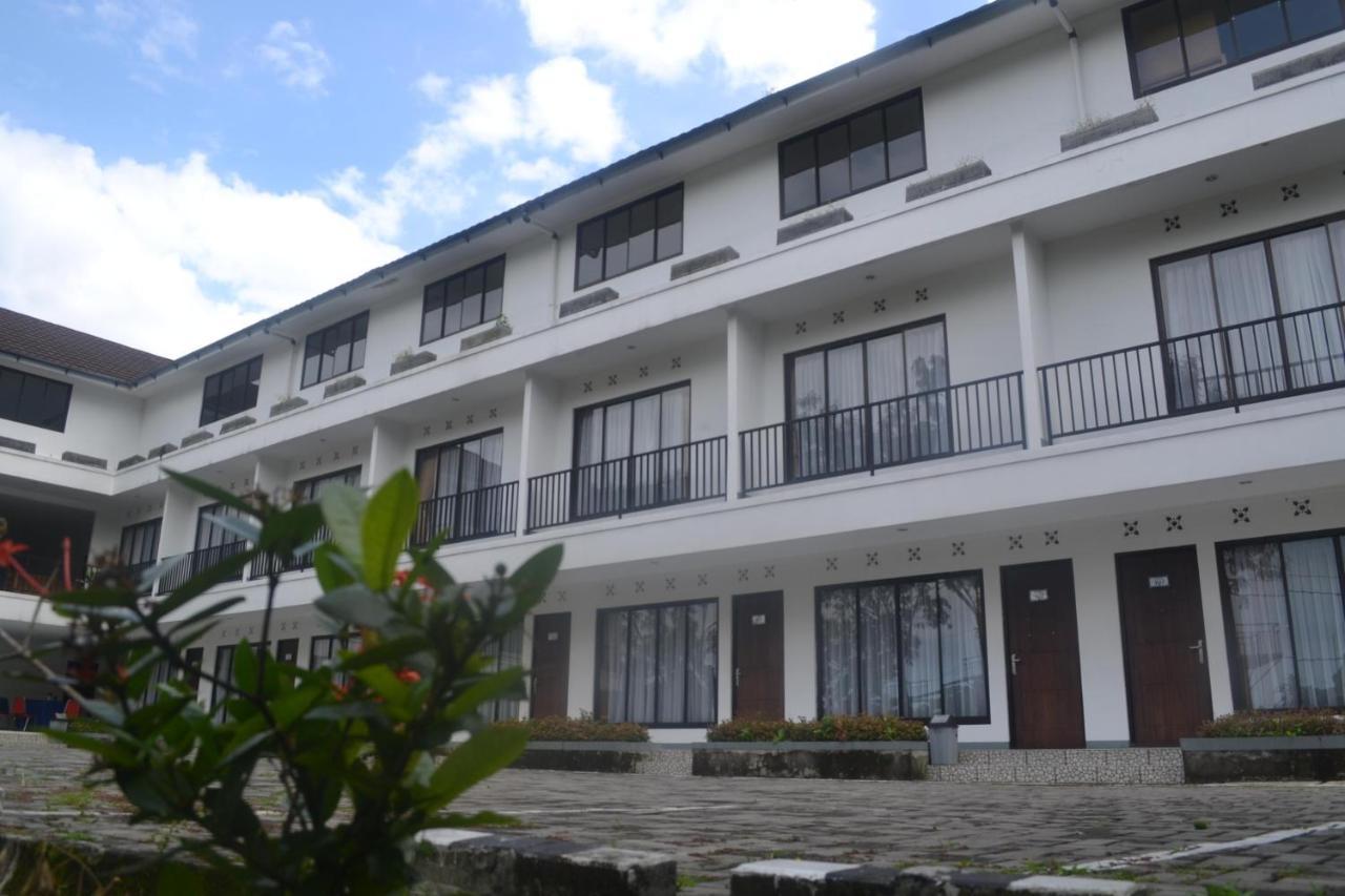 Puncak Village Hotel & Kampung Main Anak Gadok Kültér fotó